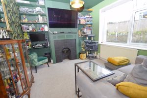 SNUG ROOM OR BEDROOM 3- click for photo gallery